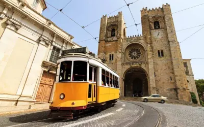 תחבורה ציבורית בליסבון: מטרו, טראם, רכבות ו-Bolt