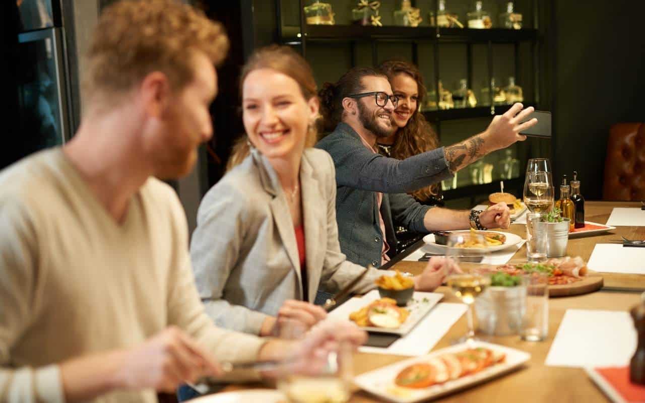 אוכל כשר בליסבון: שבת, חב״ד ומה חשוב לבדוק מראש - תמונה ראשית מותאמת למדריך ליסבון לישראלים